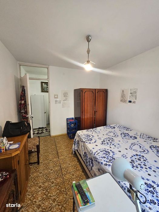 Apartament 3 camere, decomandat, etajul 1. Lăpuș