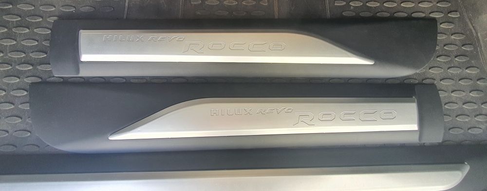 Молдинги на двери TOYOTA HILUX