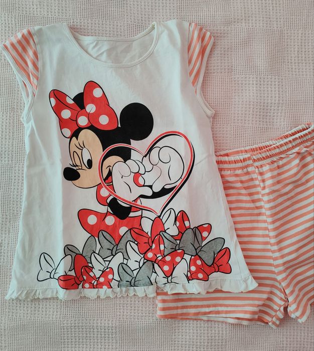 Детски пижами 122 см. Обща цена 26 €