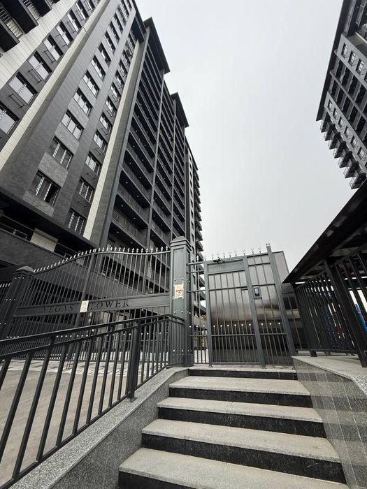 Новостройка в центре Шота Руставелли 80м2. Срочно