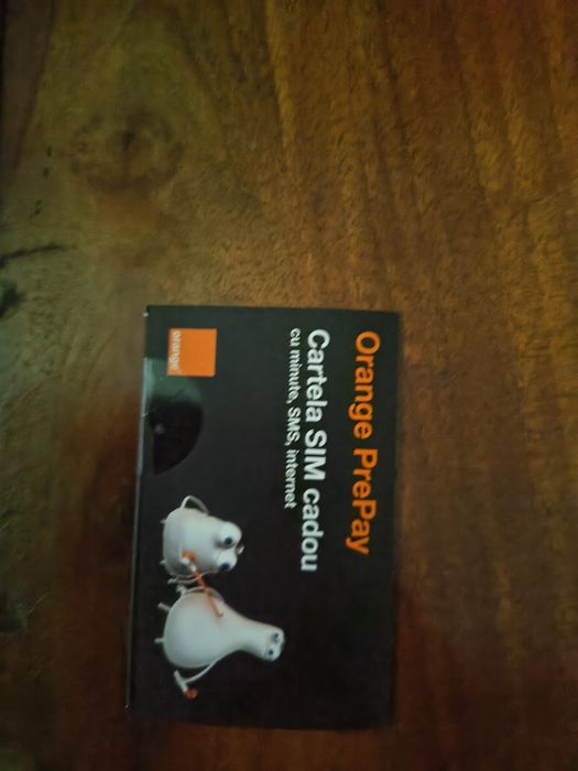 Vând telefon mobil maxcom mm248 cu butoane