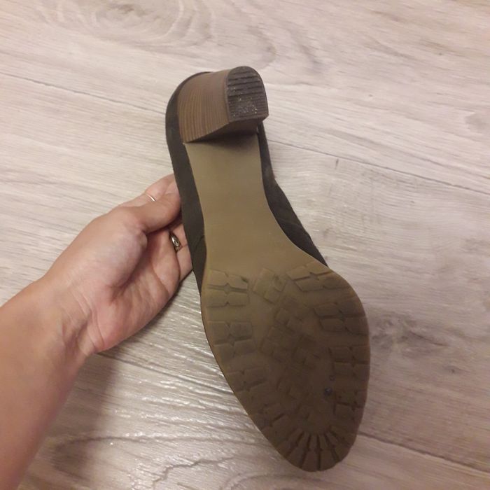 Продам туфли женские,замшевые