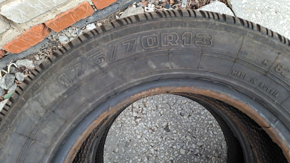 Продам две шины 175/70/13