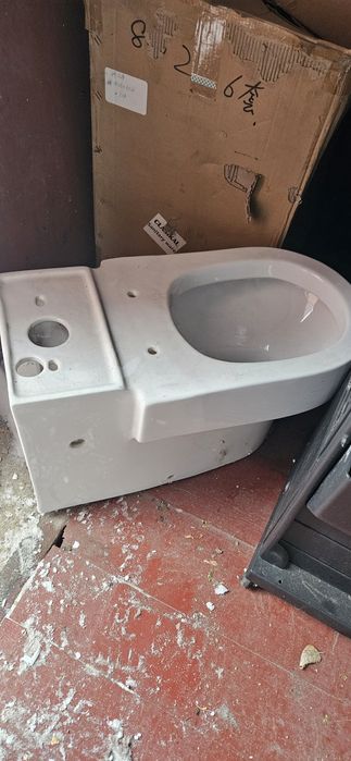 Продам новый унитаз