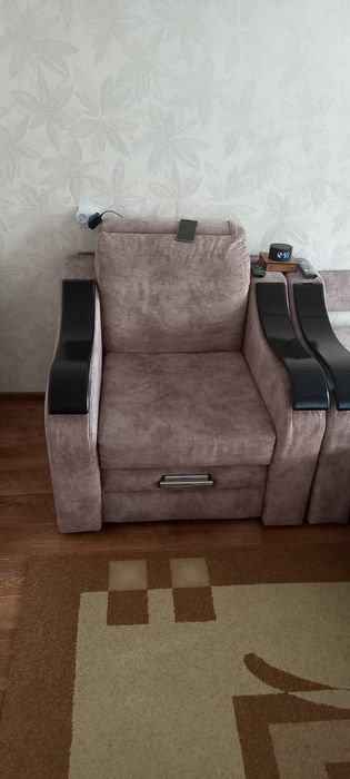 Продам диван с креслом