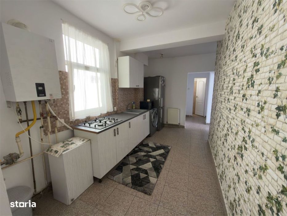 Apartament 4 camere, 71 mp, zona Centrala