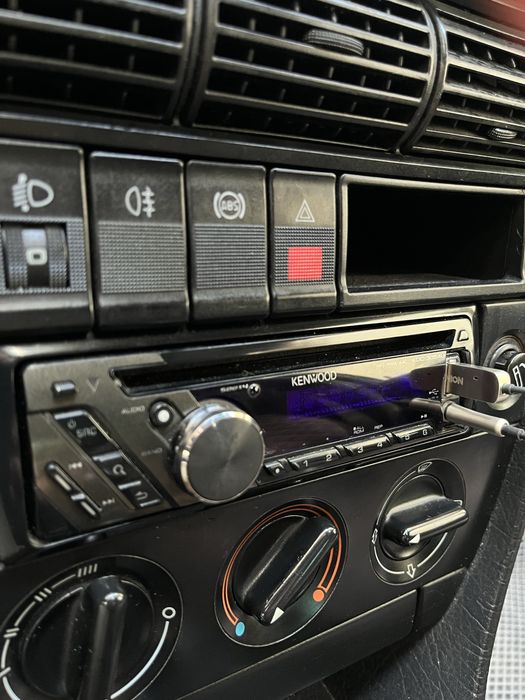 Kenwood KDC-3054U автомагнитола