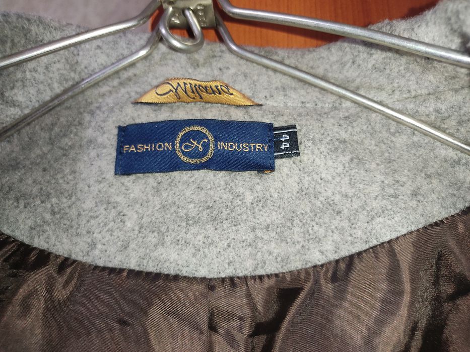 Продам  классное пальто серого оттенка