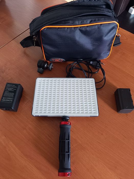 Фонарь для видеокамеры