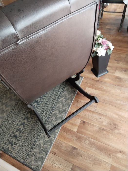 Продам кресло кожаное