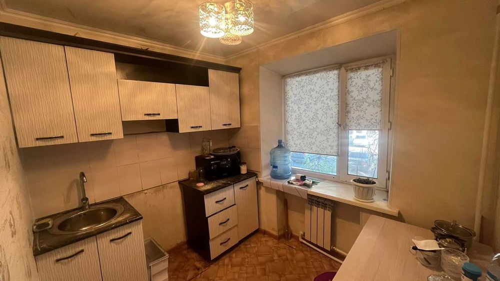 Продается 4 комнатная в центре