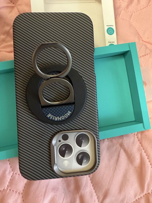 Продам чехол Iphone 16 pro max