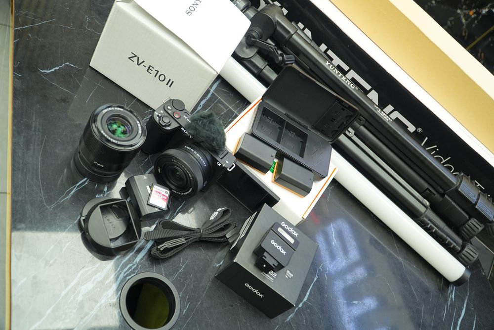 Sony ZV-E10 II 16-50mm OSS II toʻliq professional komplekt | Iphone