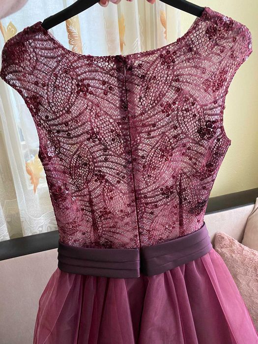 Дамски официални рокли два модела