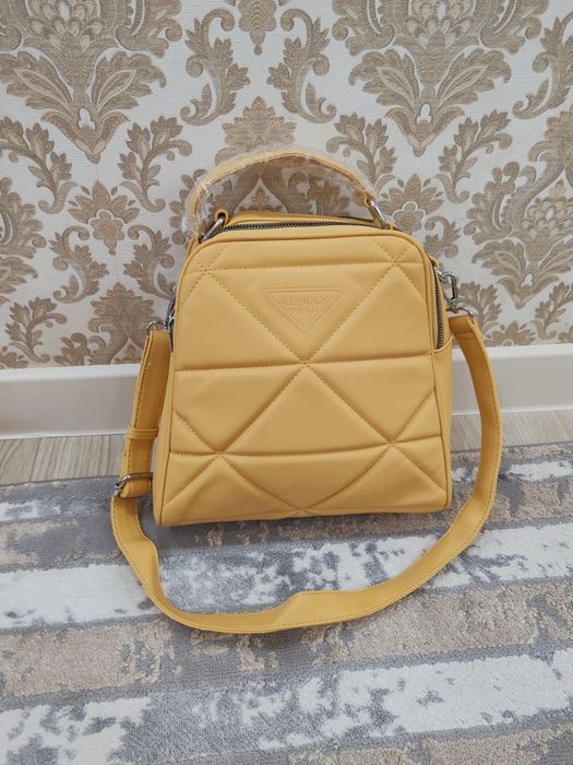 Рюкзаки сумки разные кожанные