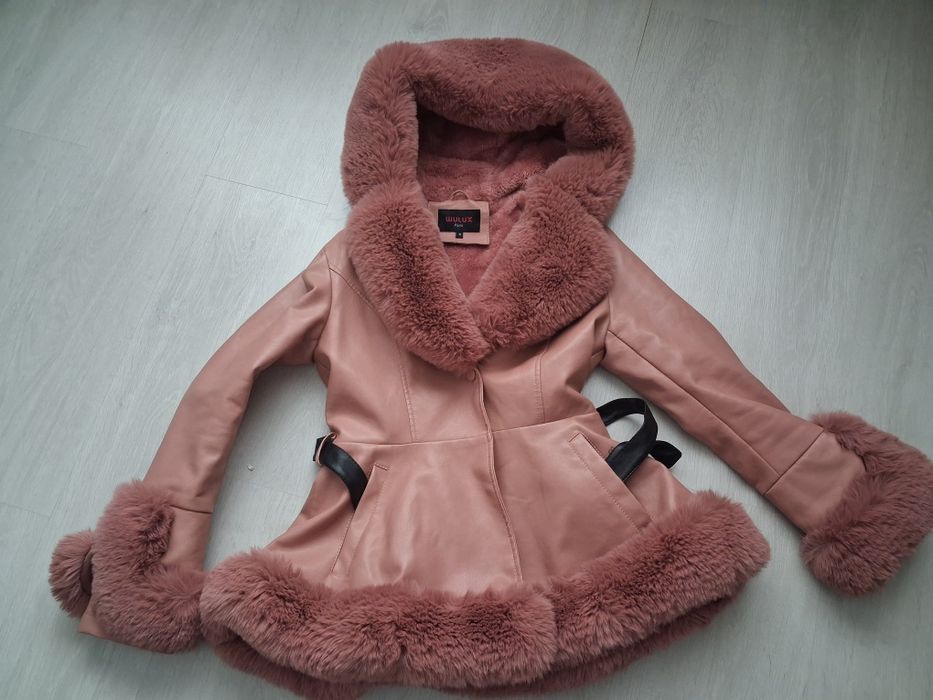 Vand Haina Piele cu Blana foarte fina marime S Dama