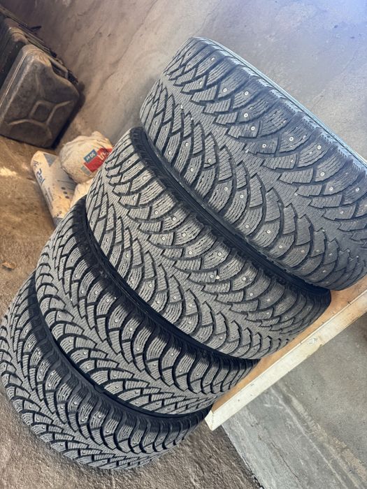 Диски с резиной.