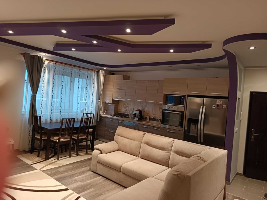 Apartament de inchiriat cu 3 camere, langa Vivo