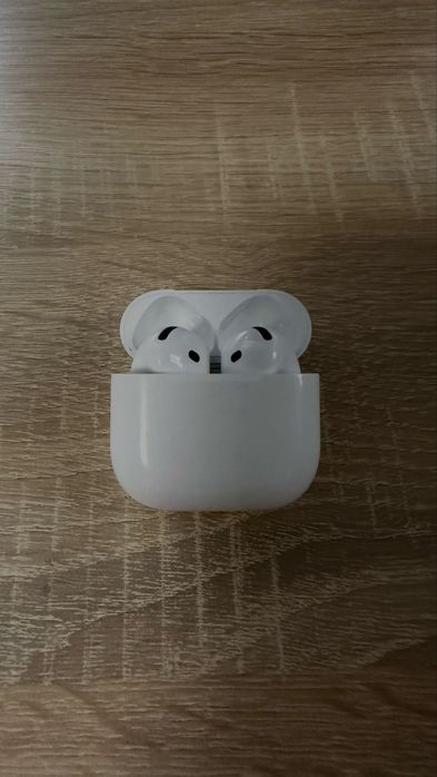 Оригинални Apple AirPods 4