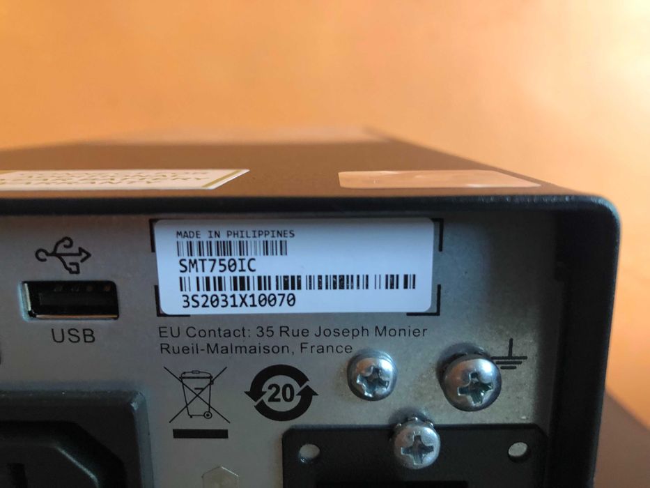 UPS APC SMT750IC Smart-UPS 750VA/230V, Line Interactive, Tower