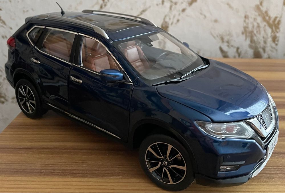 NISSAN X-TRAIL 2018 Мощаб 1:18 PAUDI Model
