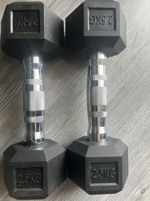 Срочно продам гантели 5 кг