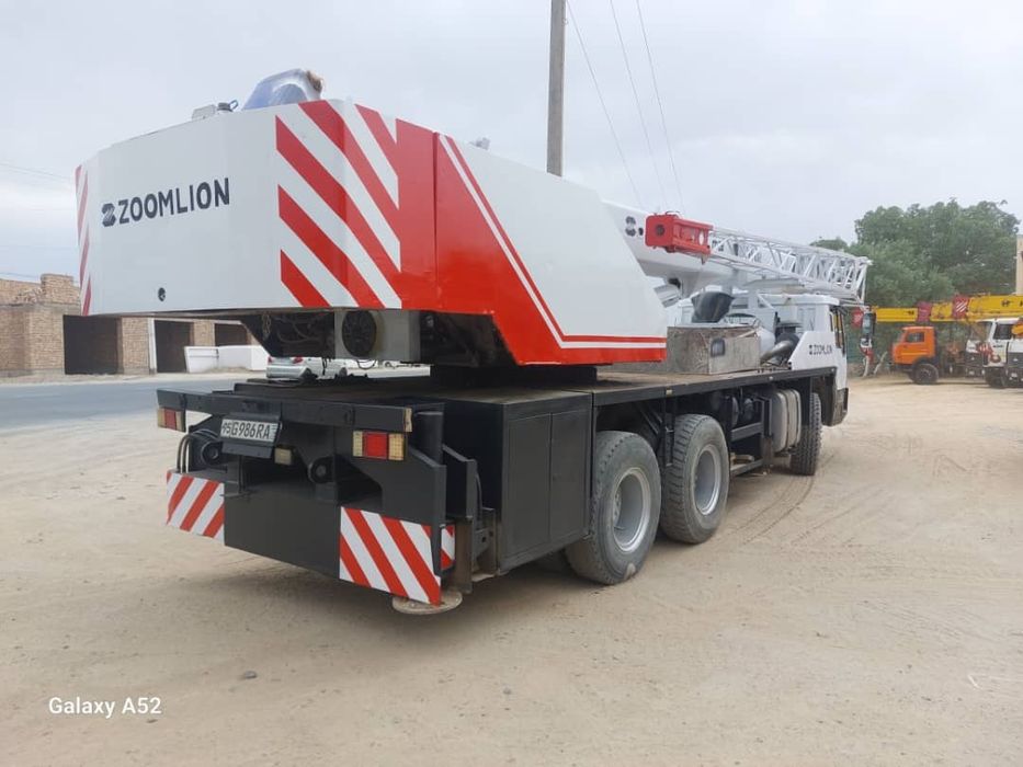 Автокран Китай Zoomlion 2008г . 16тонн вилеть стрела  32m+8m