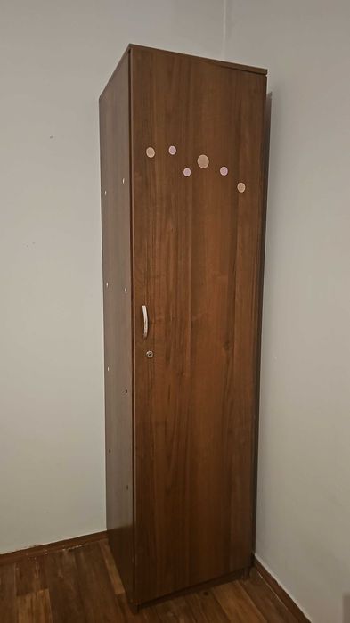 Шкаф,шифоньер,столы