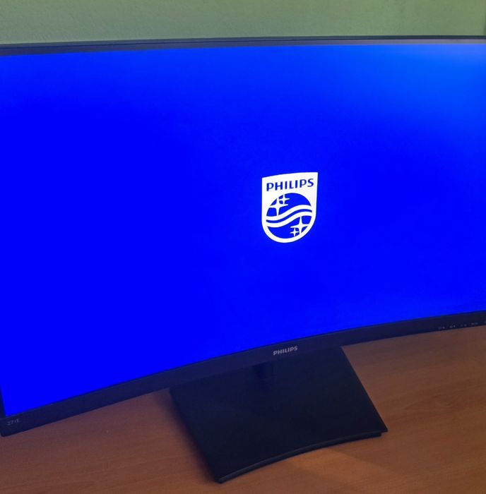 Монитор Philips 27E1 Curved