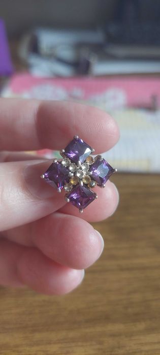продам серебряные серьги