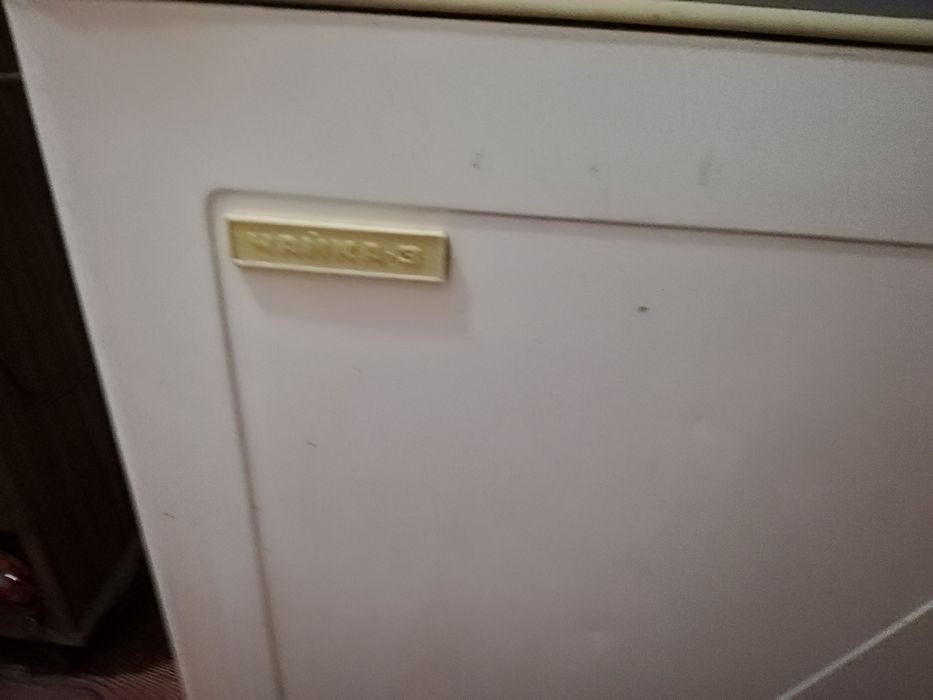 Продаётся стиральная машинка с центрифугой "Чайка"