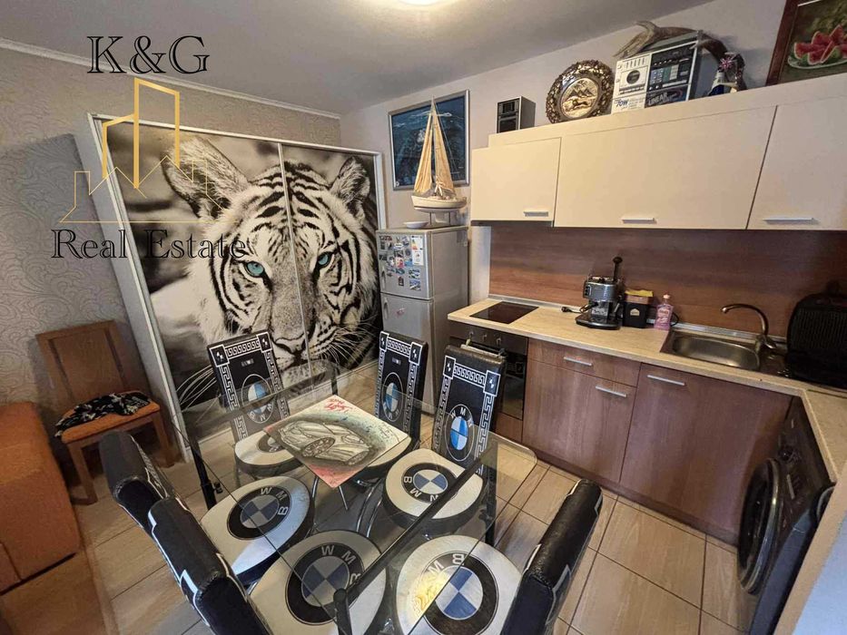 Двустаен с басейн в гр. Несебър