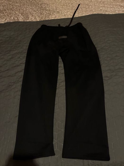 pantaloni esential