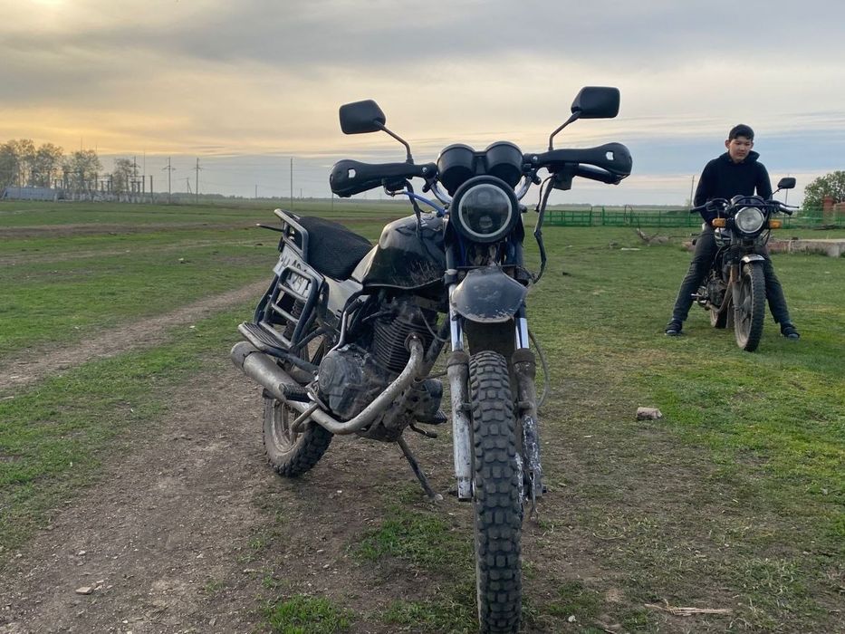 Мотоцикл yaki 200