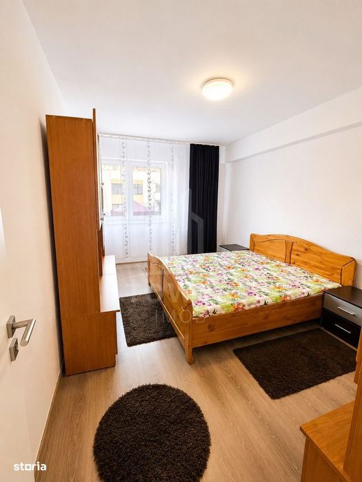 Apartament de închiriat – 3 camere, 2 băi, 72 mp