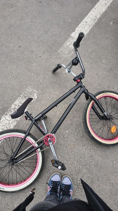 Vând BMX wethepeople nou