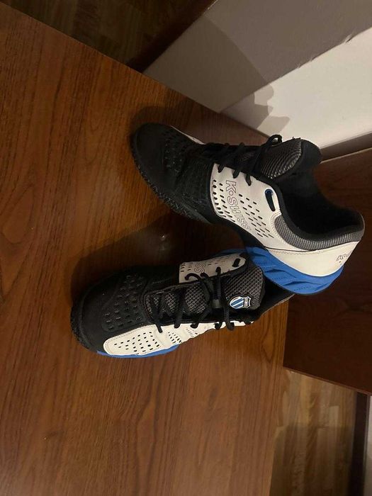 Оригинальные кроссовки "K - SWISS"