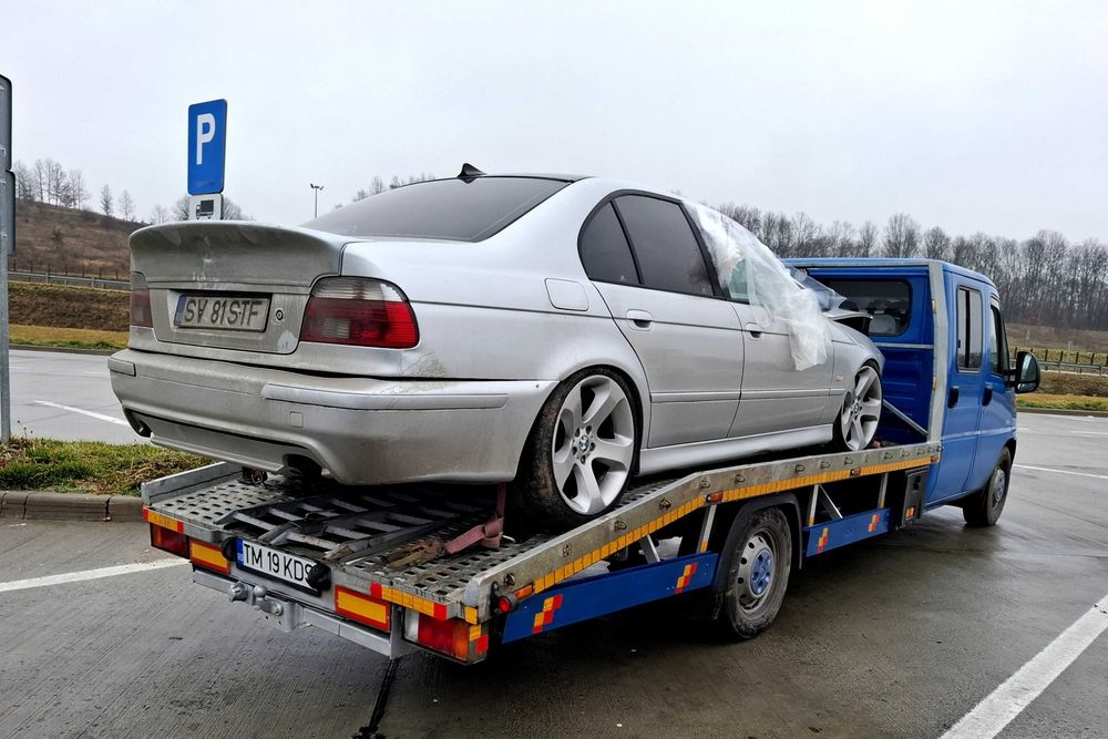 Tractări auto non-stop.