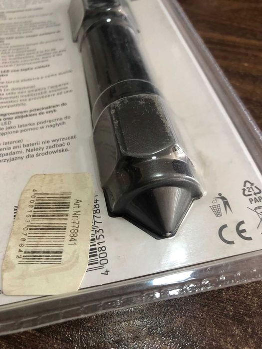 LED лампа Unitec с резачка за колан и чук за стъкло