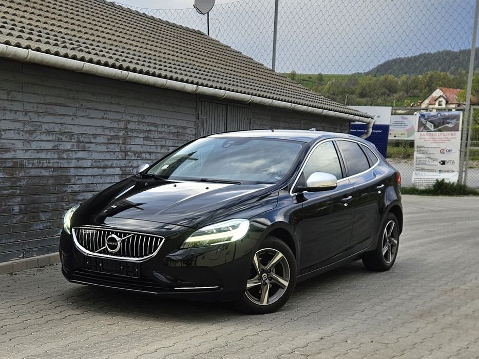 VOLVO V40//Full Led//Pano//Piele