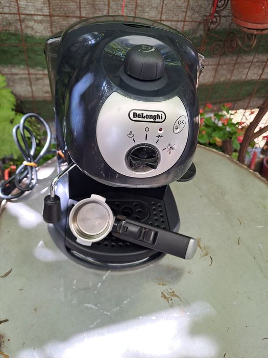 Espresor DeLonghi ca nou Anglia