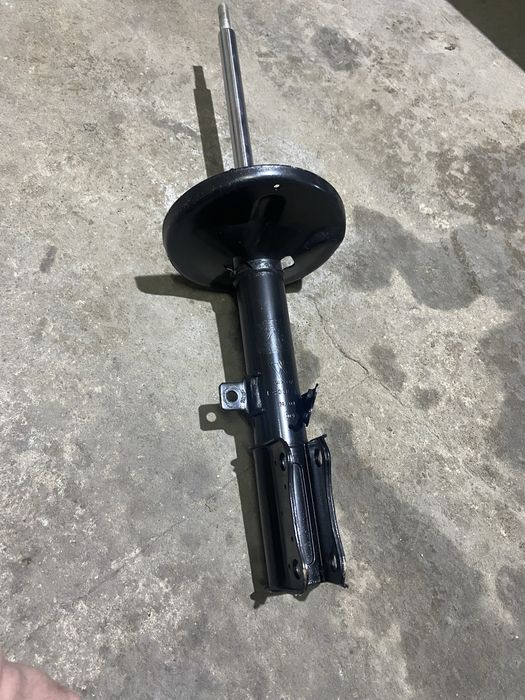 Камри 40 стойка оригинал