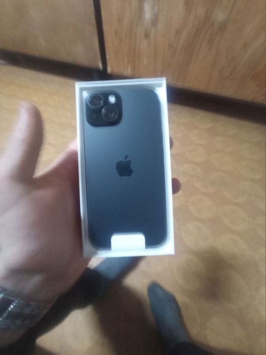 Продам айфон 15 128гб цвет черный акб 100% ничего не менялось