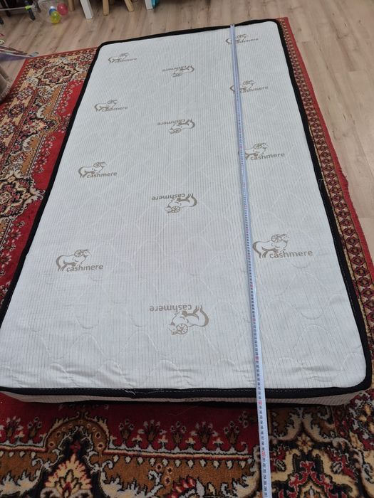 Продам матрас размер 1000×1900×20