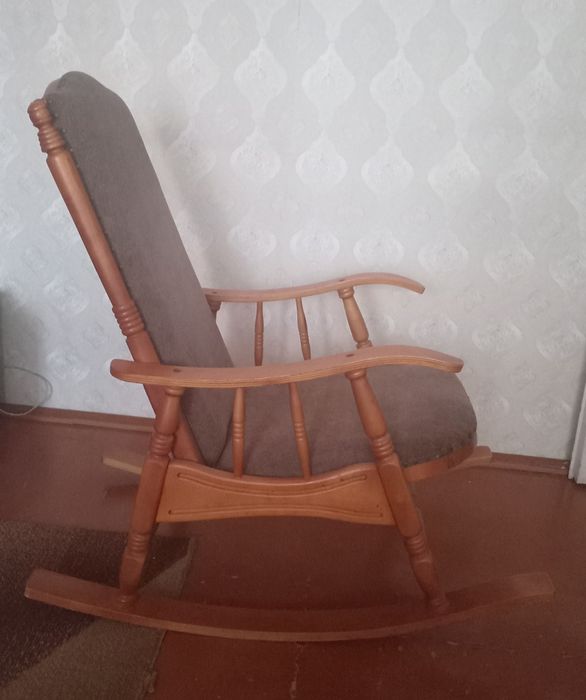 Продам кресло-качалку