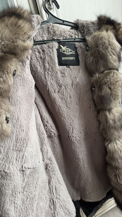 Продам парку зимнюю