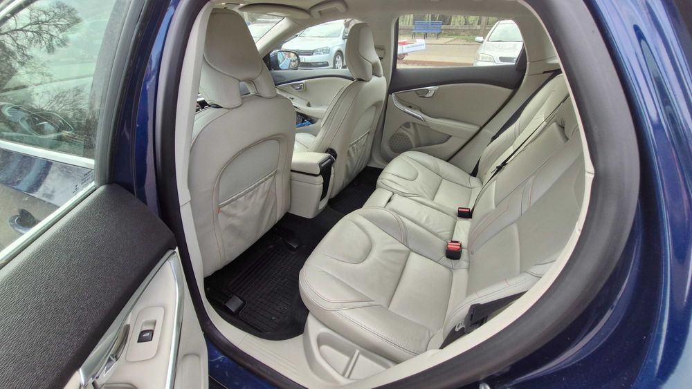 Volvo V40 2016 T2 120 cai manual benzina