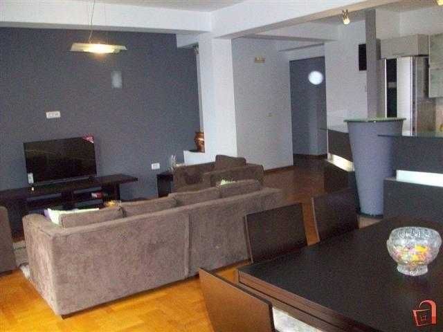 Дава се под наем Двустаен апартамент в Бургас, Изгрев - 55 кв.м за 204 € - Снимка #2