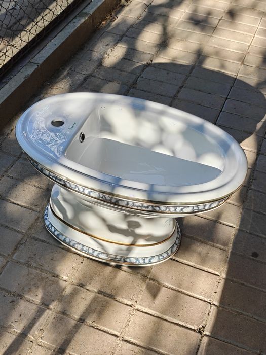 Продам напольное биде