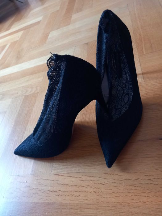 нови Zara официални обувки - красива дантела